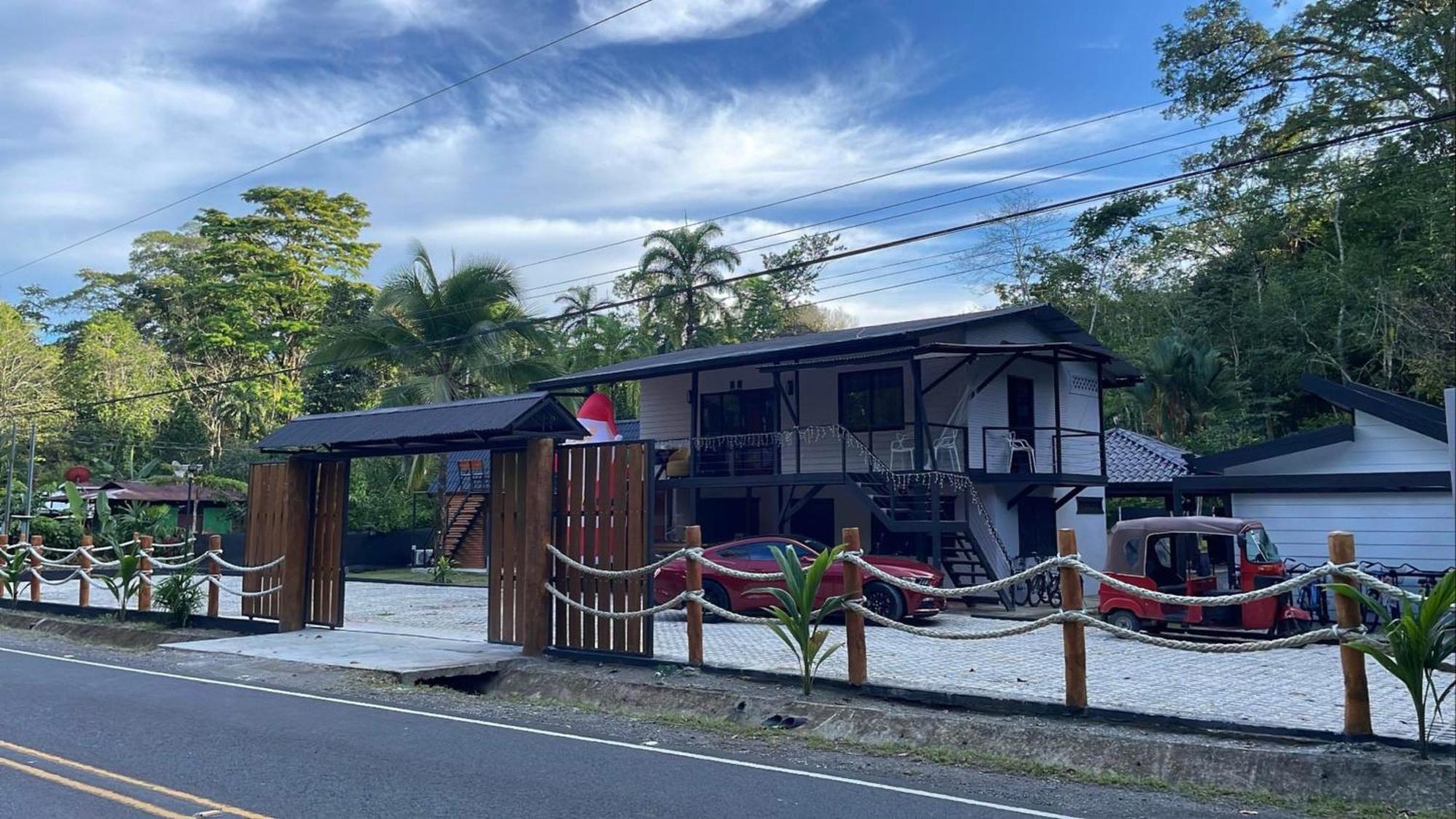 Bungalows Sloth Manzanillo  Zewnętrze zdjęcie