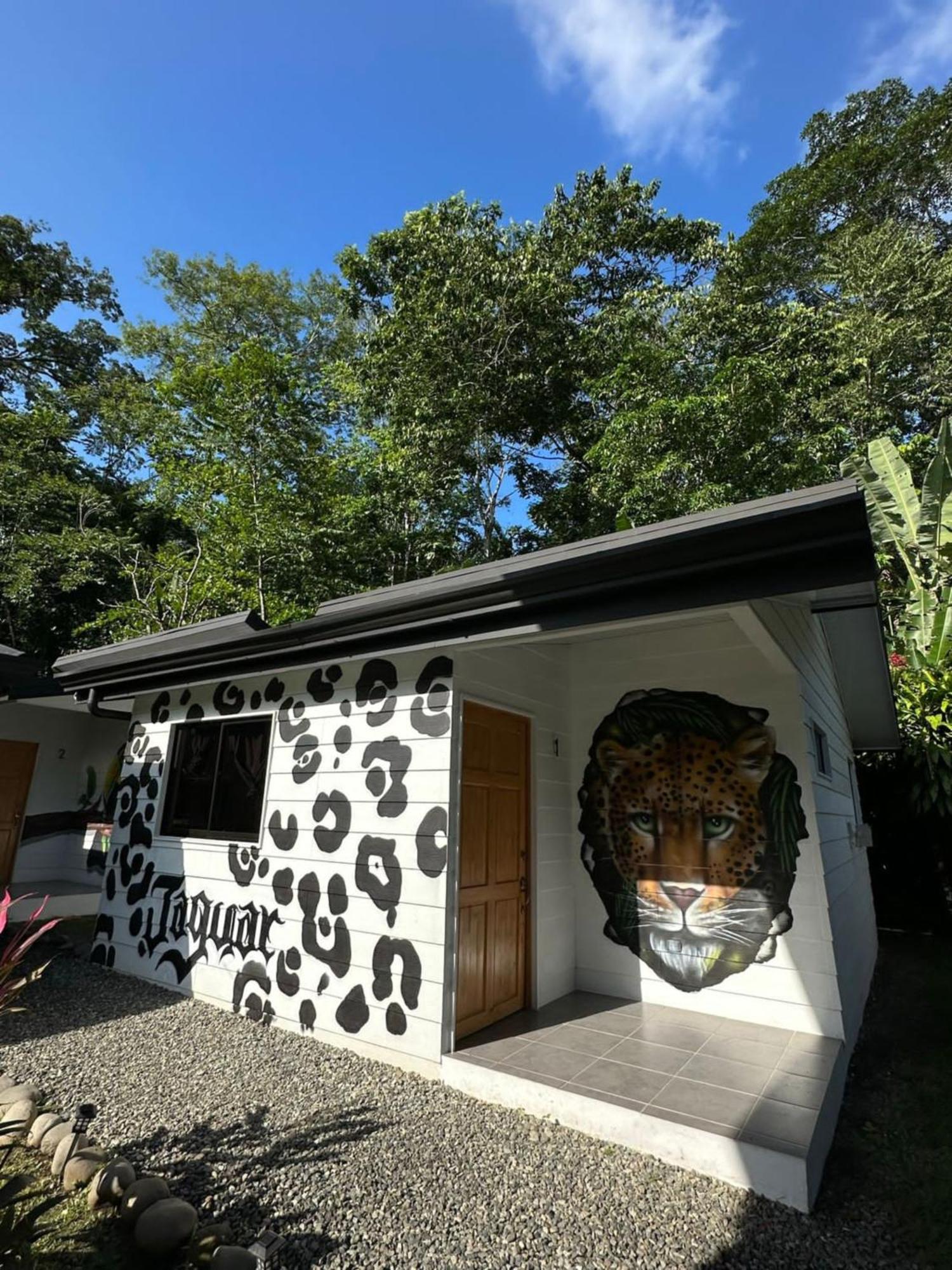 Bungalows Sloth Manzanillo  Zewnętrze zdjęcie