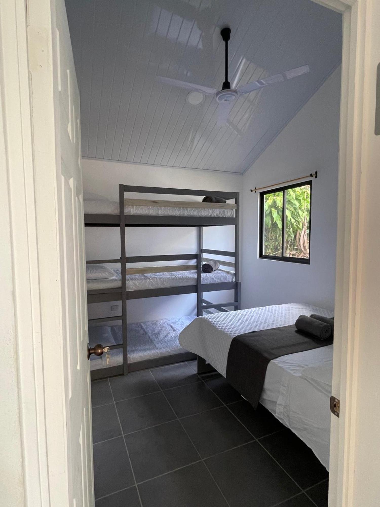 Bungalows Sloth Manzanillo  Zewnętrze zdjęcie